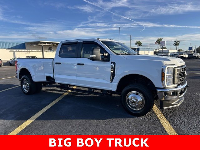 2024 Ford F-350 Super Duty XL's photo