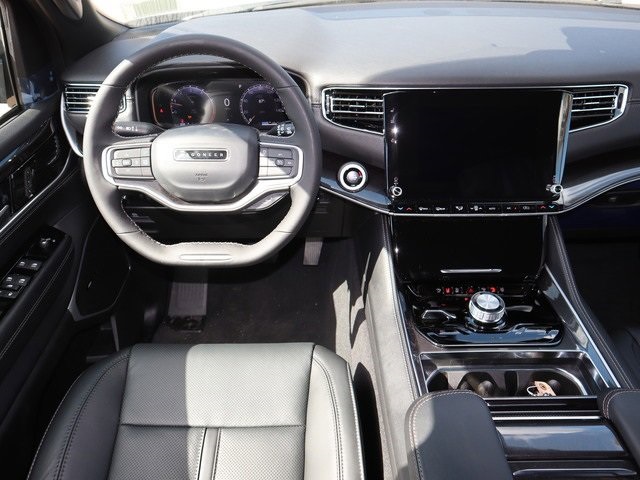 2024 Jeep Wagoneer Base photo 13