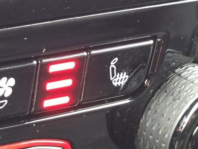 2025 Jeep Grand Cherokee Limited photo 9