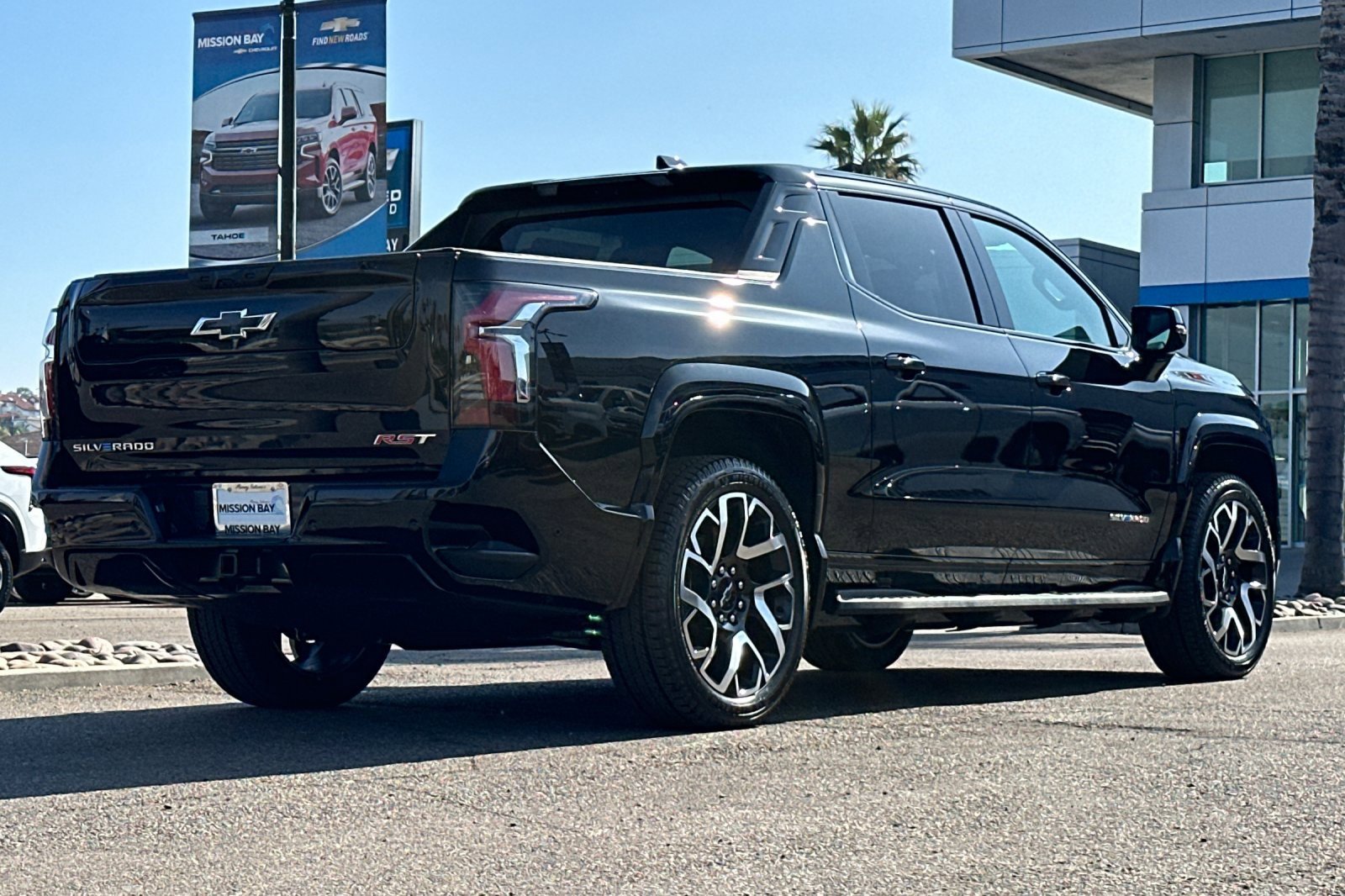 2024 Chevrolet Silverado EV RST photo 4