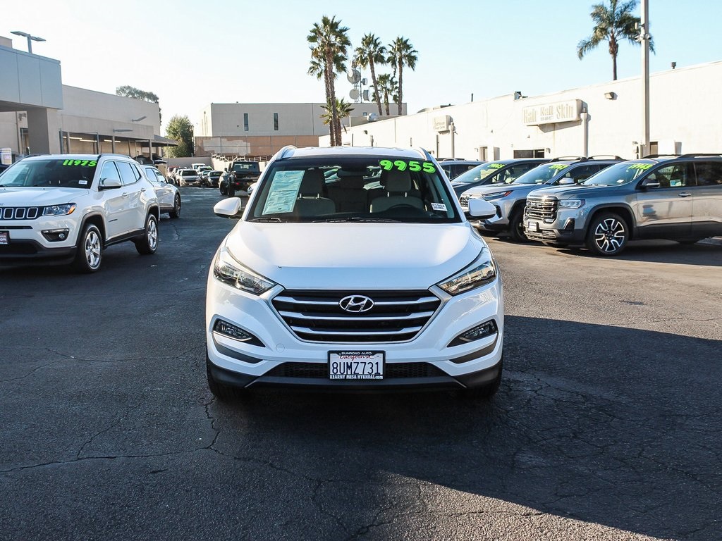 2017 Hyundai Tucson SE photo 2