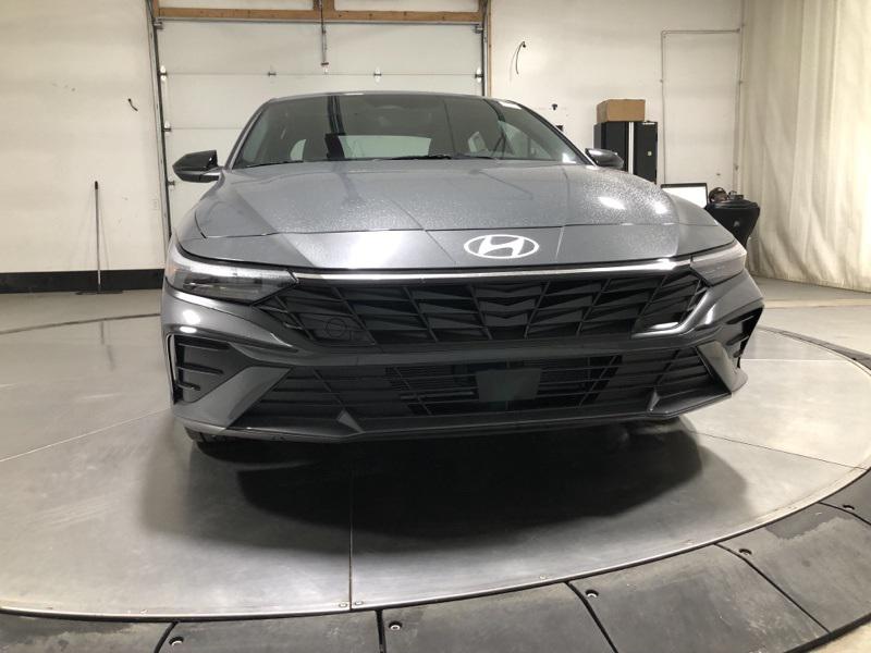 2026 Hyundai Elantra SEL Sport photo 2