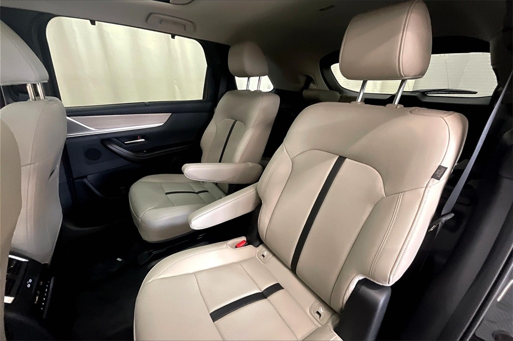 2025 MAZDA CX-90 - Image 8