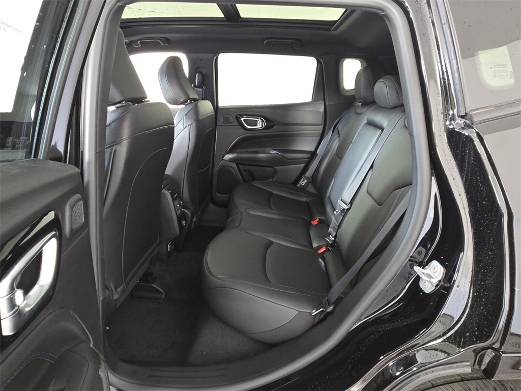 2025 Jeep Compass Limited photo 7