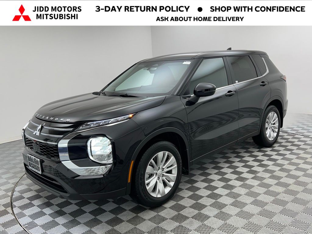 2025 Mitsubishi Outlander ES's photo
