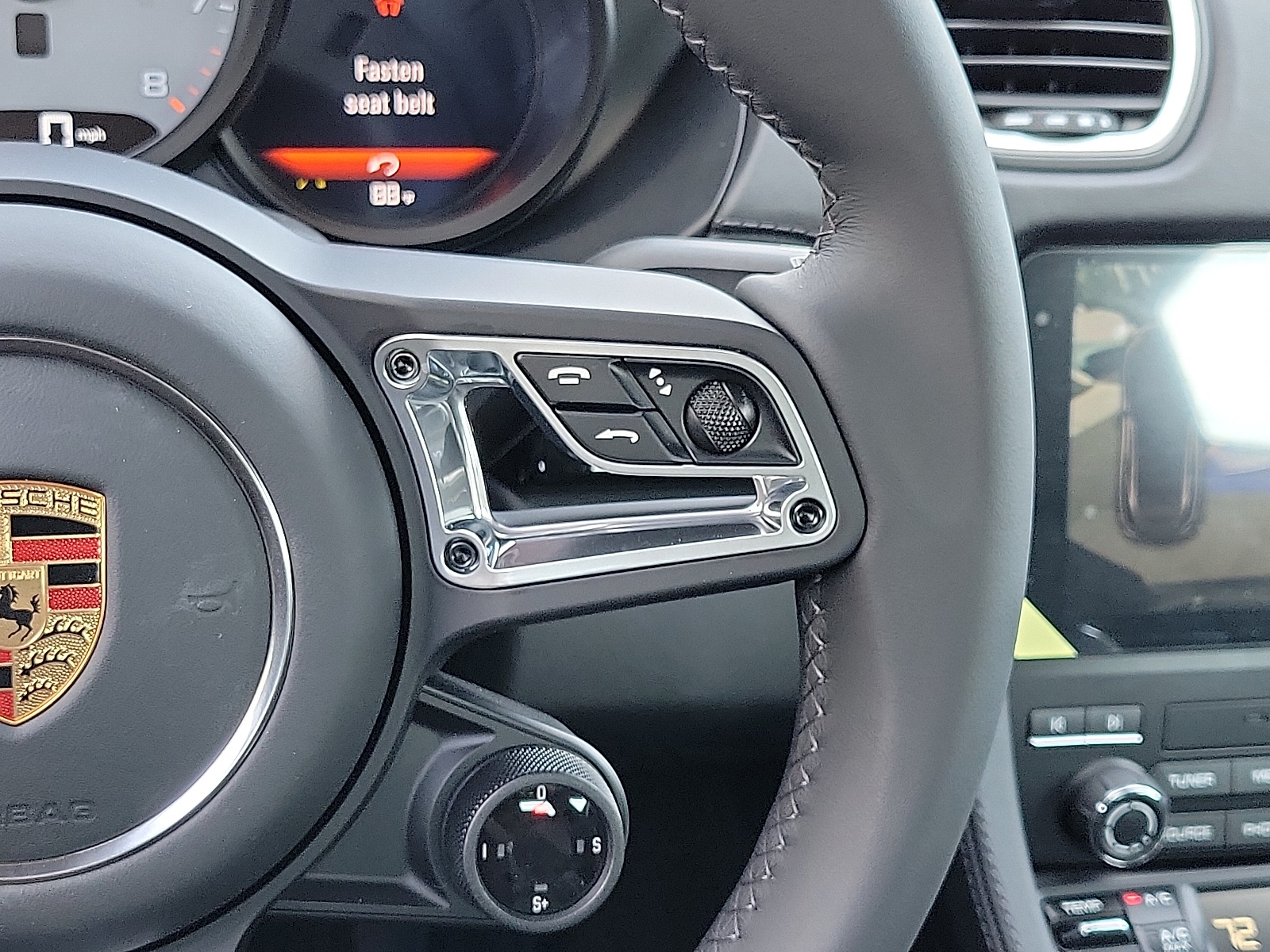 2025 Porsche Cayman S photo 14
