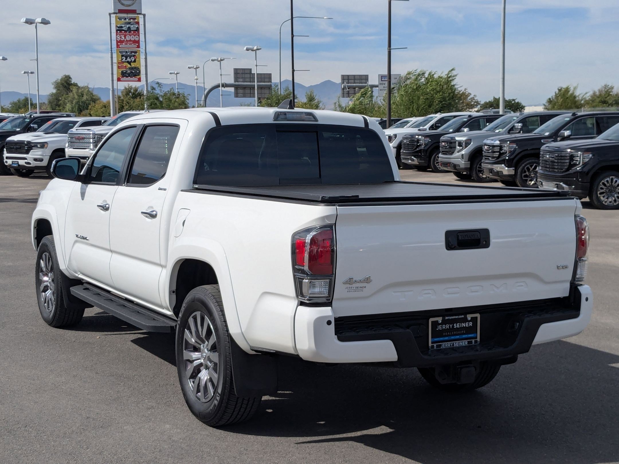 2020 Toyota Tacoma Limited photo 3