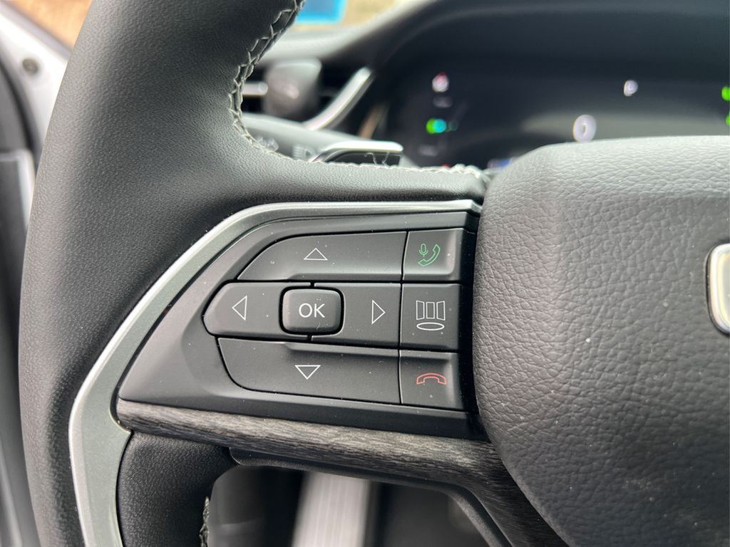 2024 Jeep Cherokee 4xe Base photo 35