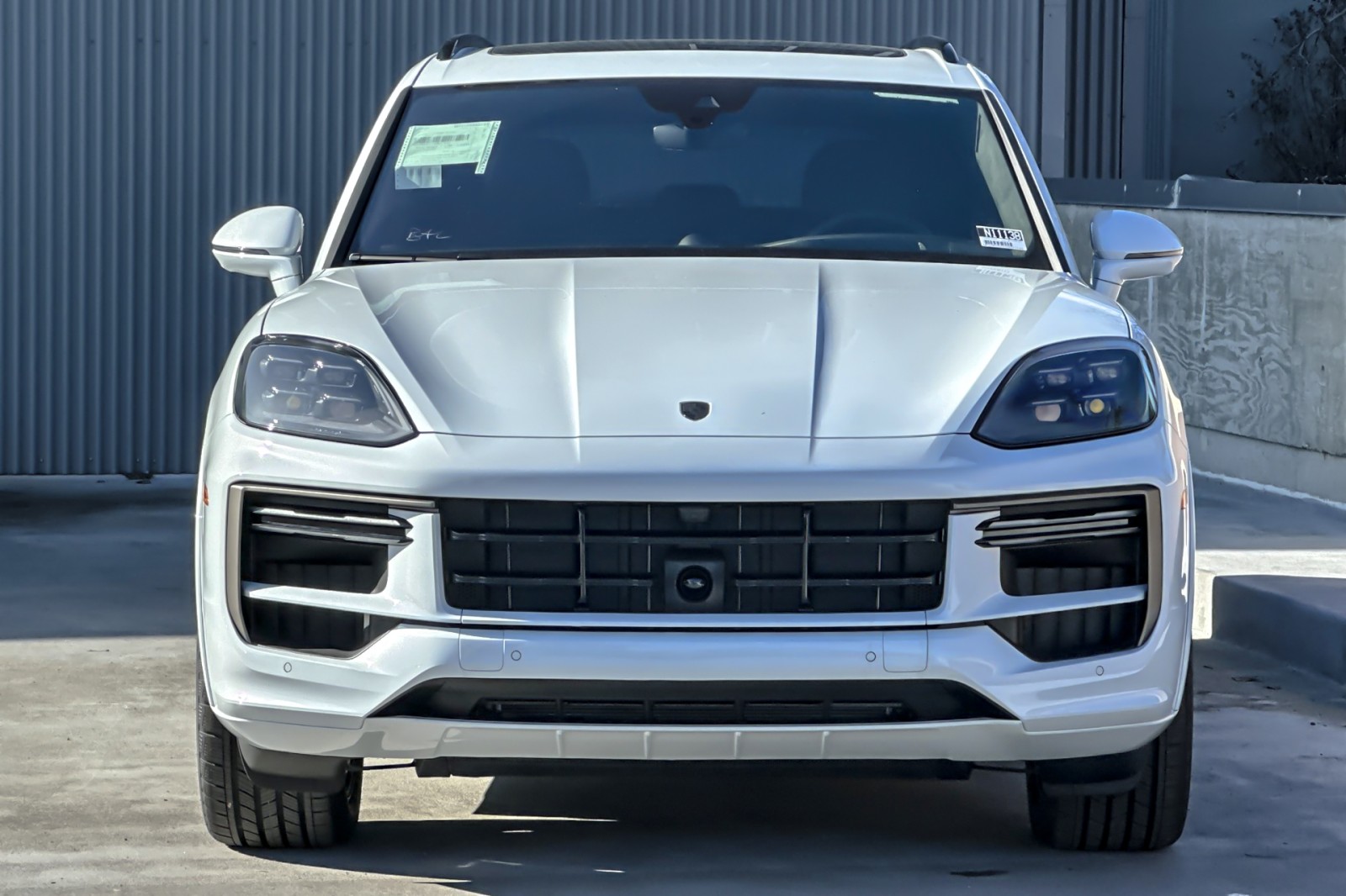 2025 Porsche Cayenne Turbo E-Hybrid photo 11