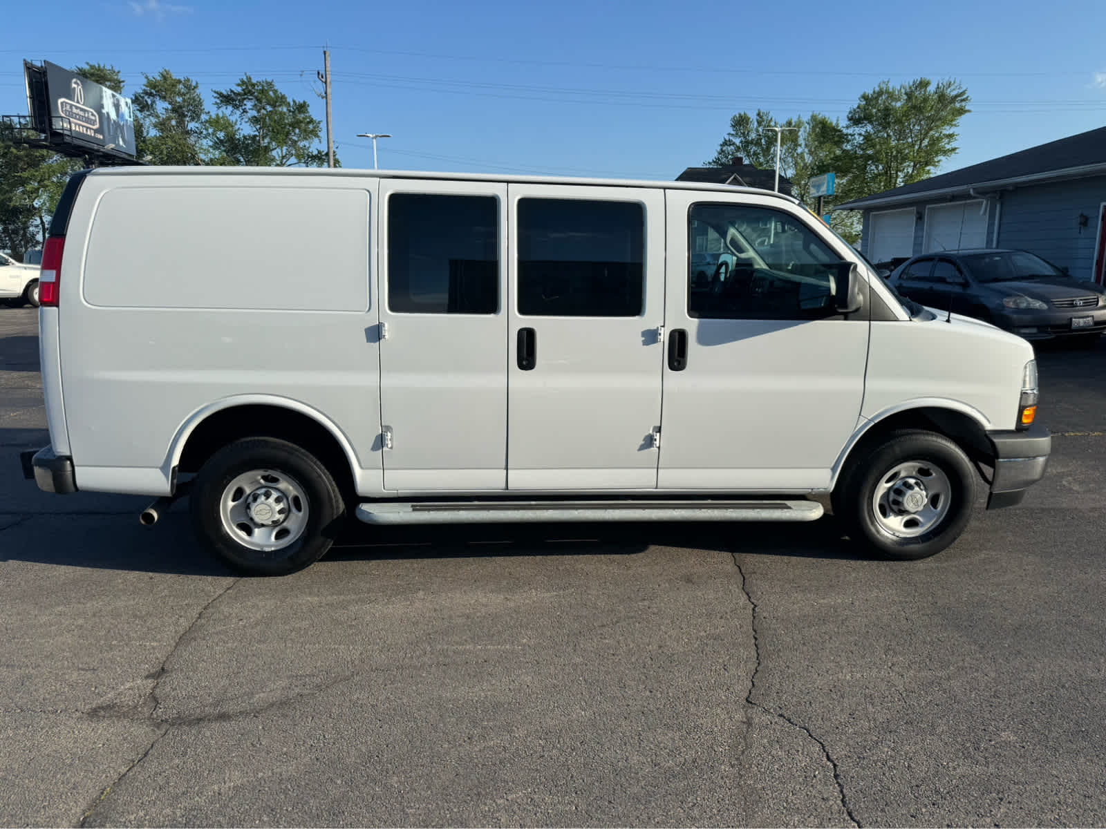 2023 Chevrolet Express 2500 Cargo photo 2