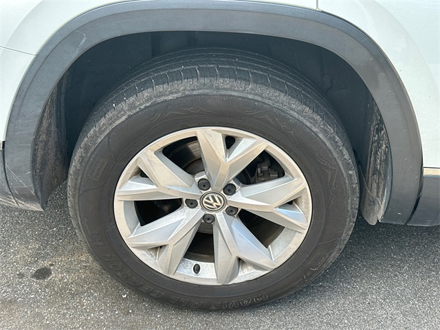2018 Volkswagen Atlas V6 SEL photo 4