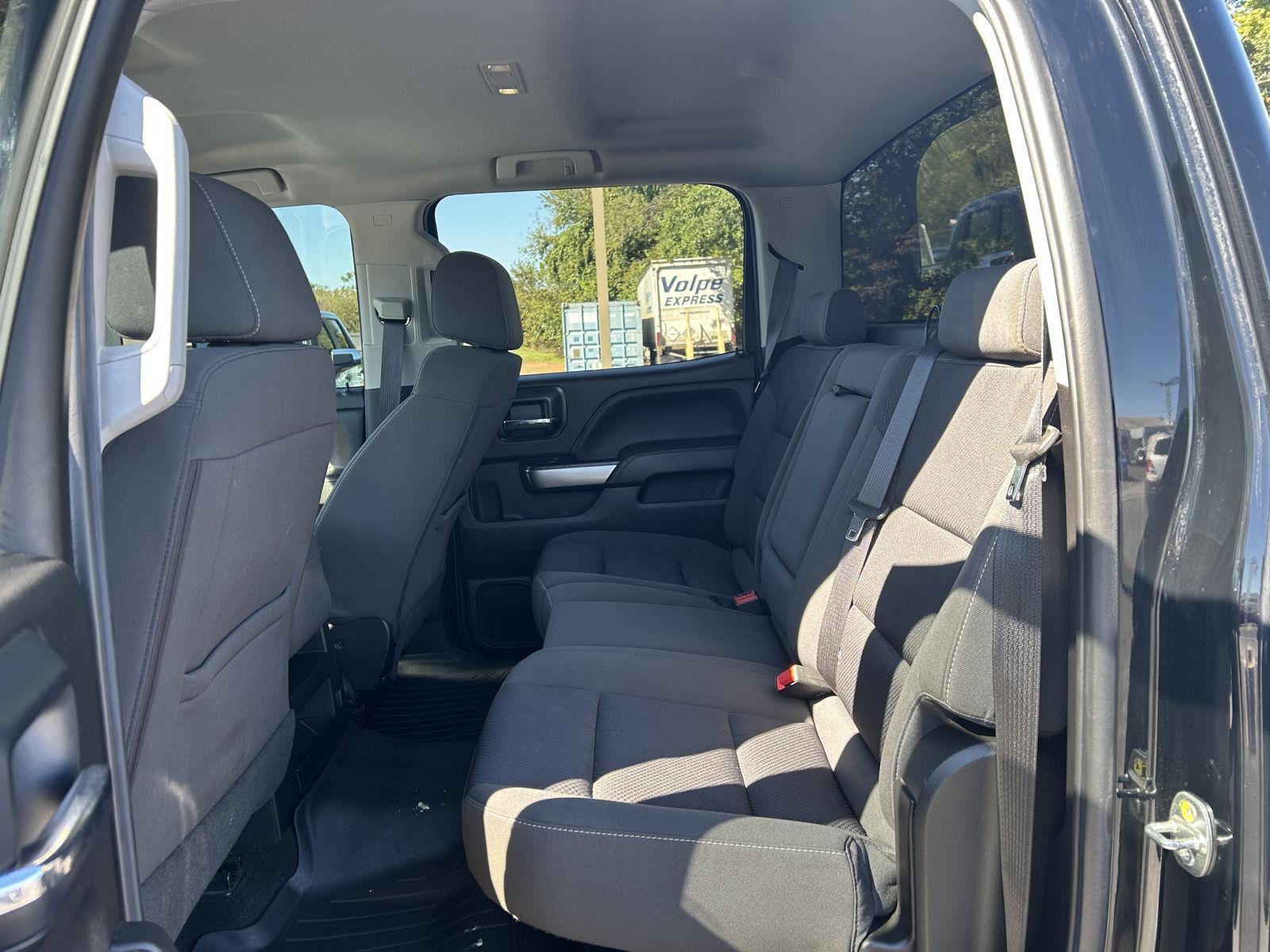 2018 Chevrolet Silverado 2500HD LT photo 25