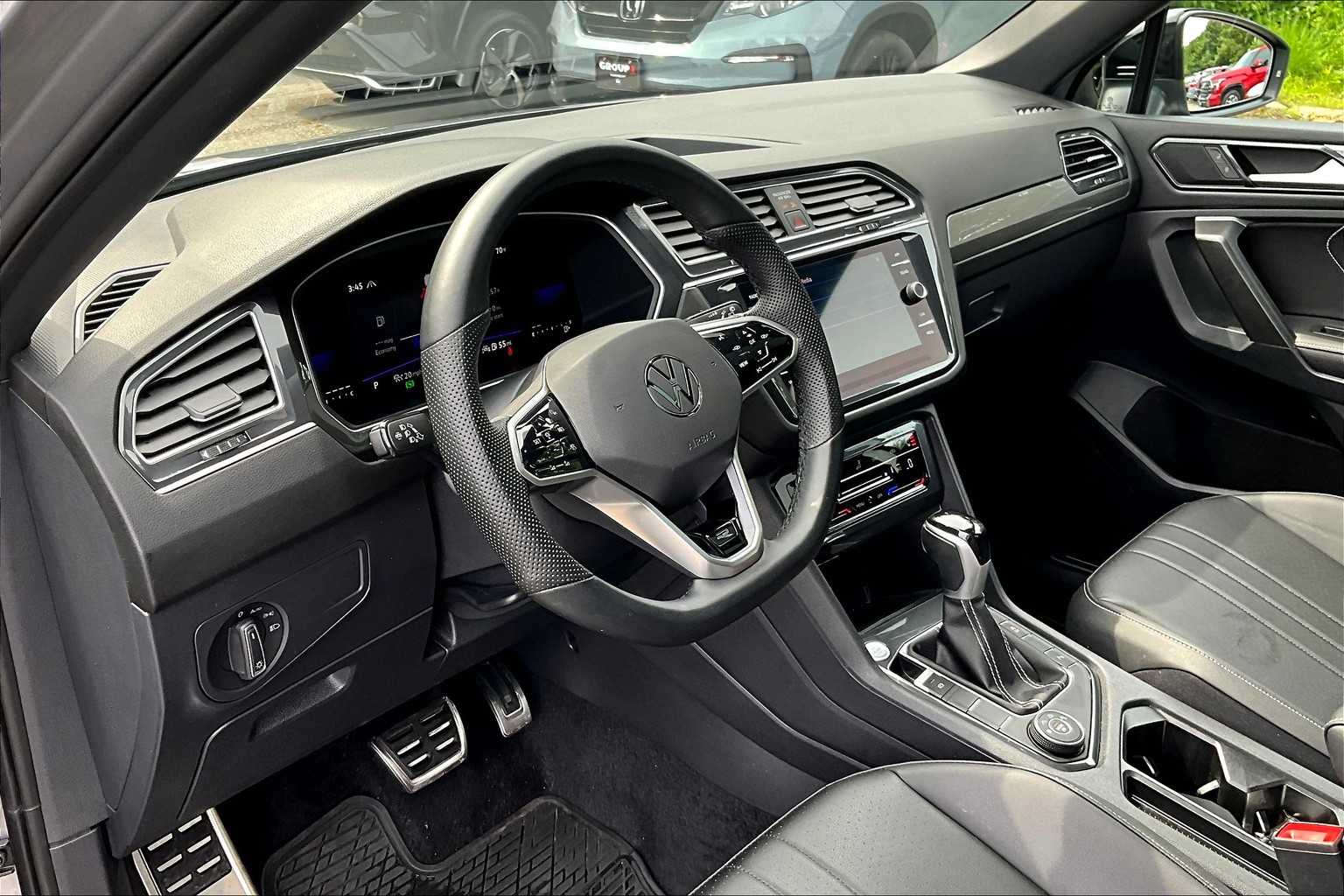 2024 Volkswagen Tiguan SE R-Line Black photo 14