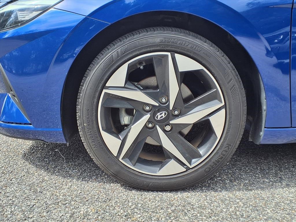 2023 Hyundai Elantra SEL photo 4