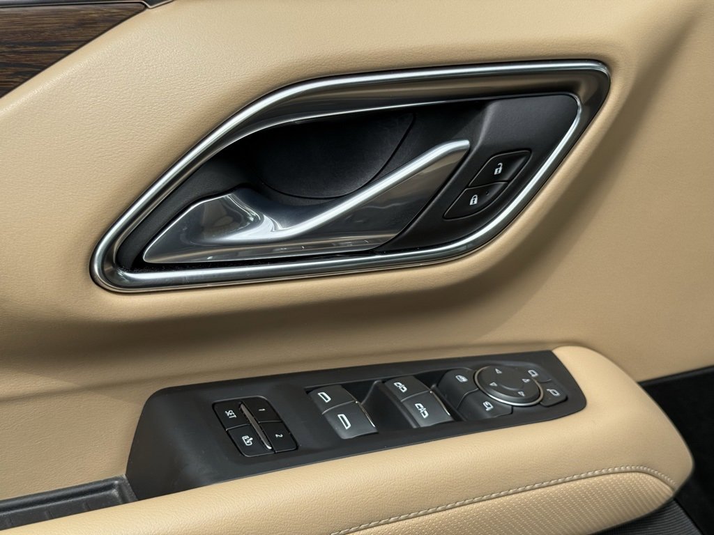 2024 Chevrolet Suburban Premier photo 13