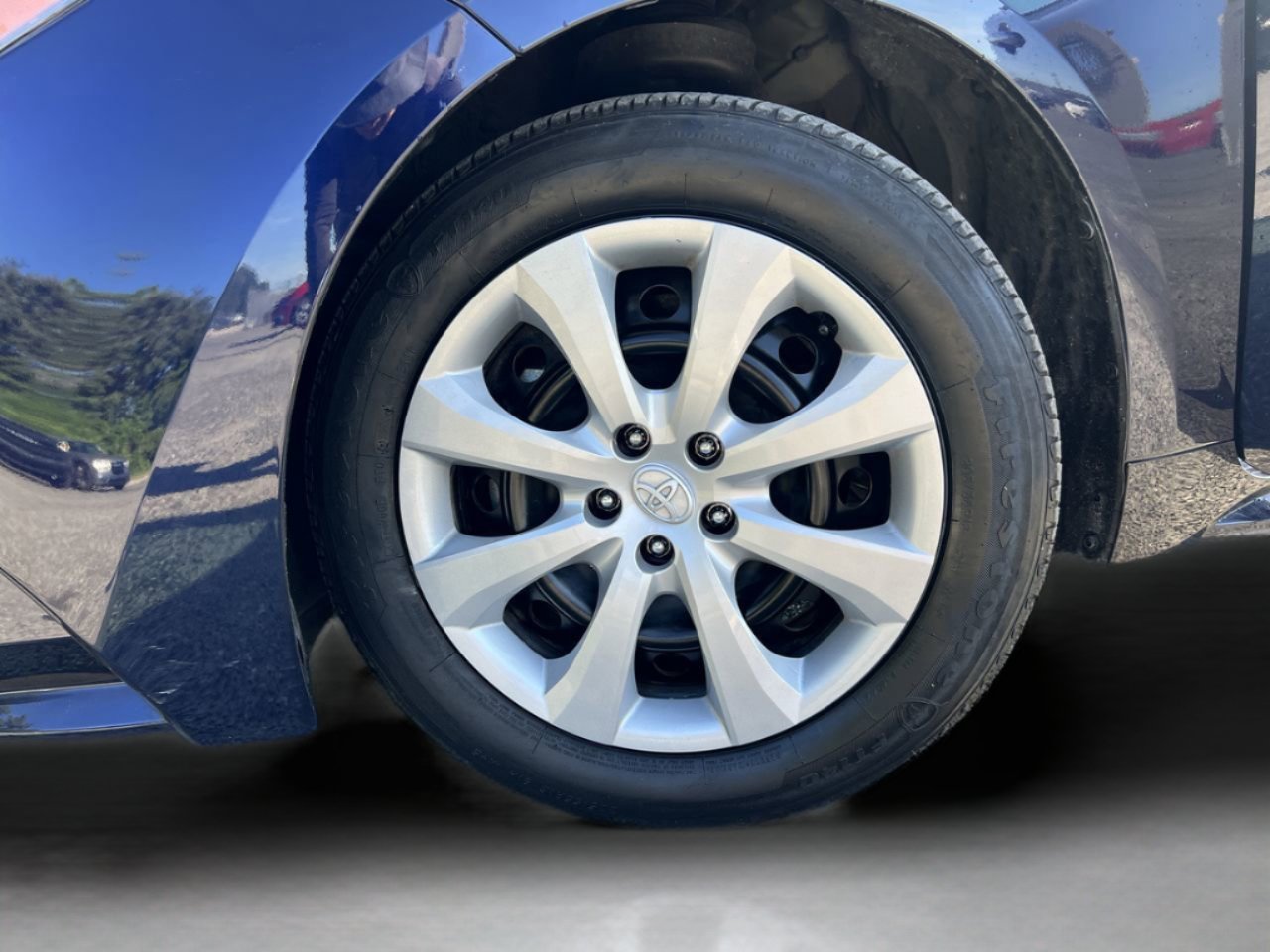 2024 Toyota Corolla LE photo 28