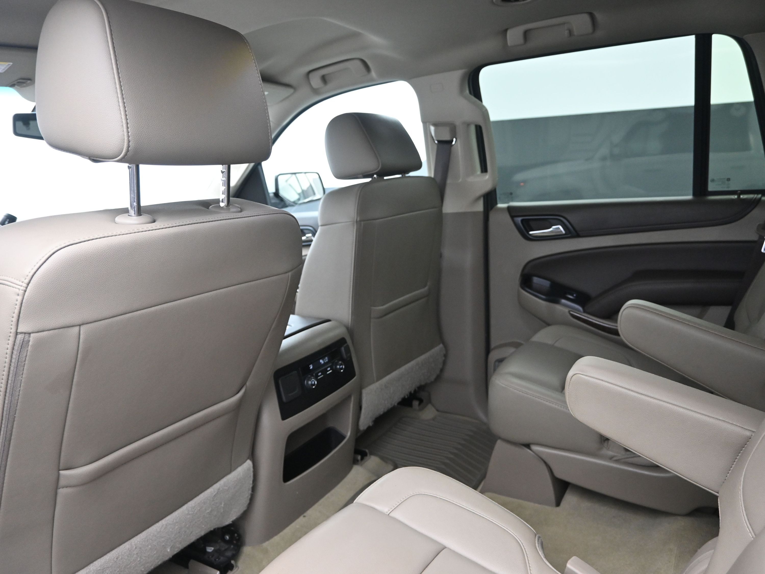 2018 Chevrolet Tahoe LT photo 11