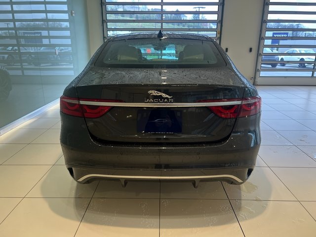 2024 Jaguar XF R-Dynamic SE photo 4