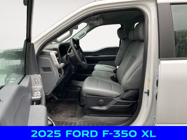 2025 Ford F-350 photo 8