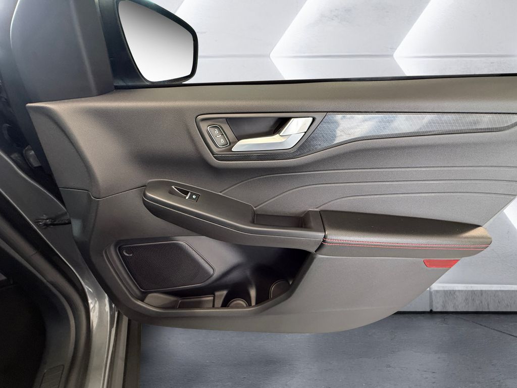 2024 Ford Escape ST-Line photo 15