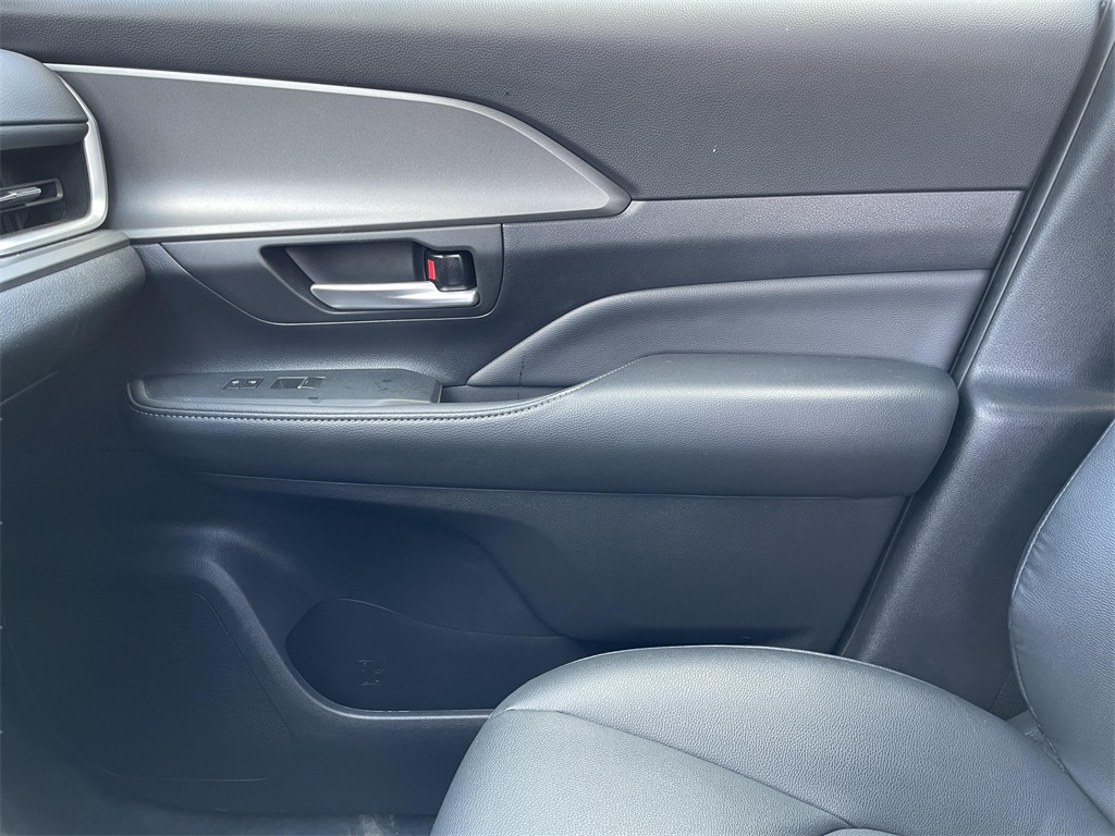 2024 Toyota Grand Highlander XLE photo 18