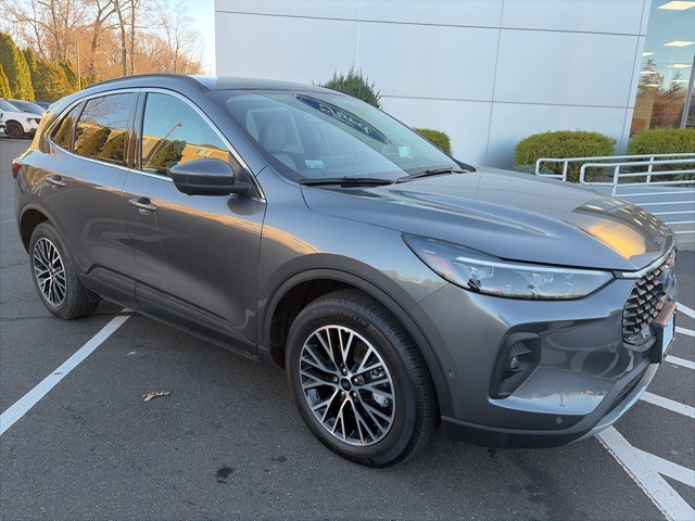 2024 Ford Escape PHEV's photo