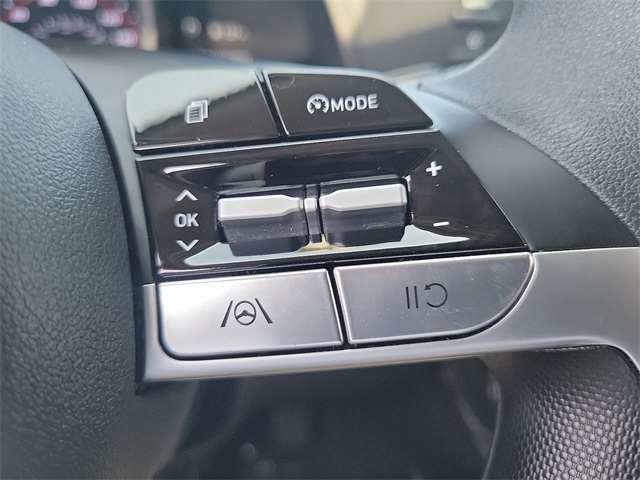 2023 Hyundai Elantra SEL photo 12