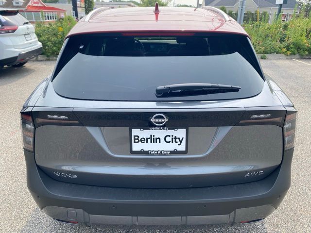 2025 Nissan Kicks SV photo 4