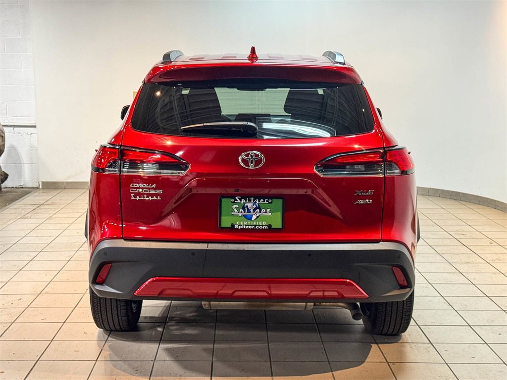 2022 Toyota Corolla Cross XLE photo 3
