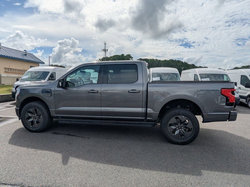 2025 Ford F-150 Lightning photo 6
