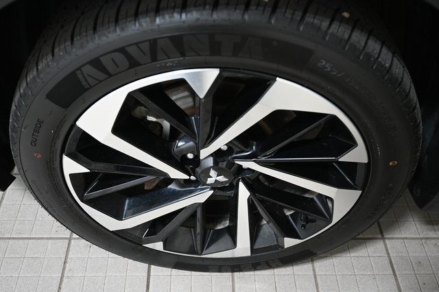 2023 Mitsubishi Outlander PHEV SE photo 17
