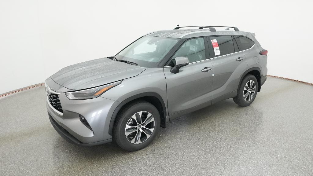 2026 Toyota Highlander XLE's photo