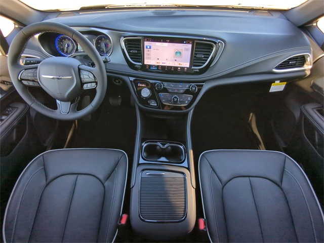 2026 Chrysler Pacifica Limited photo 13