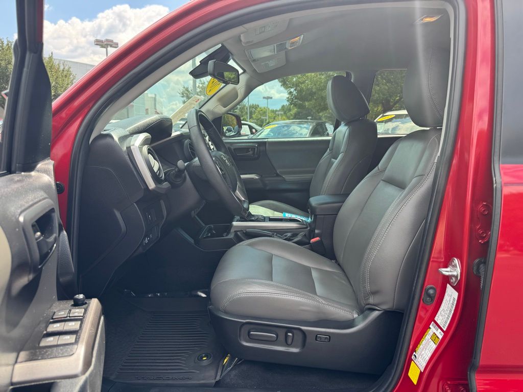 2023 Toyota Tacoma SR5 V6 photo 18