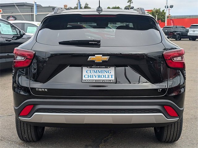 2025 Chevrolet Trax LT photo 8