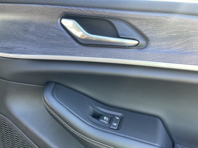 2025 Jeep Grand Cherokee Limited photo 16