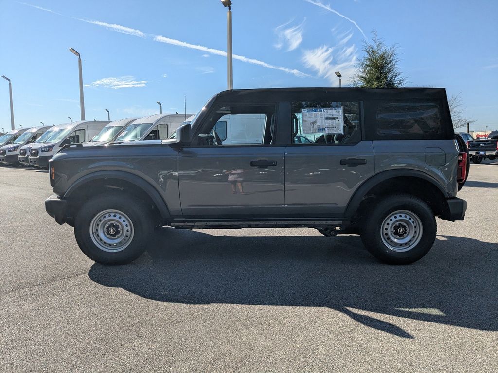 2025 Ford Bronco Base photo 7
