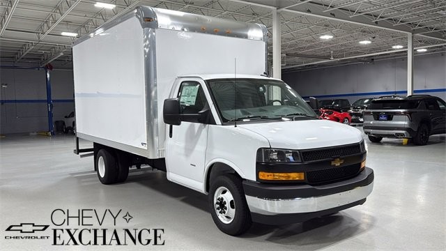 Facebook 2004 Chevy Express Cutaway 2004 Chevrolet Express Cutaway - Main Image