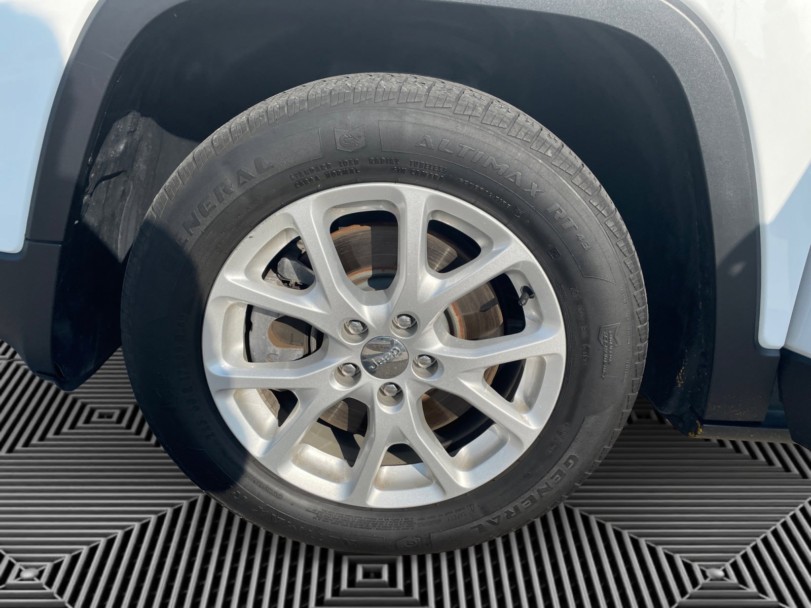 2016 Jeep Cherokee Latitude photo 17