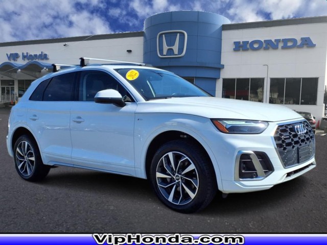 2023 Audi Q5 Premium Plus's photo