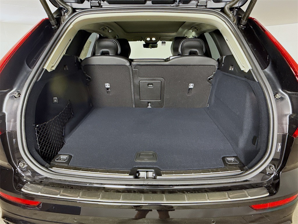 2025 Volvo XC60 Hybrid T8 photo 26