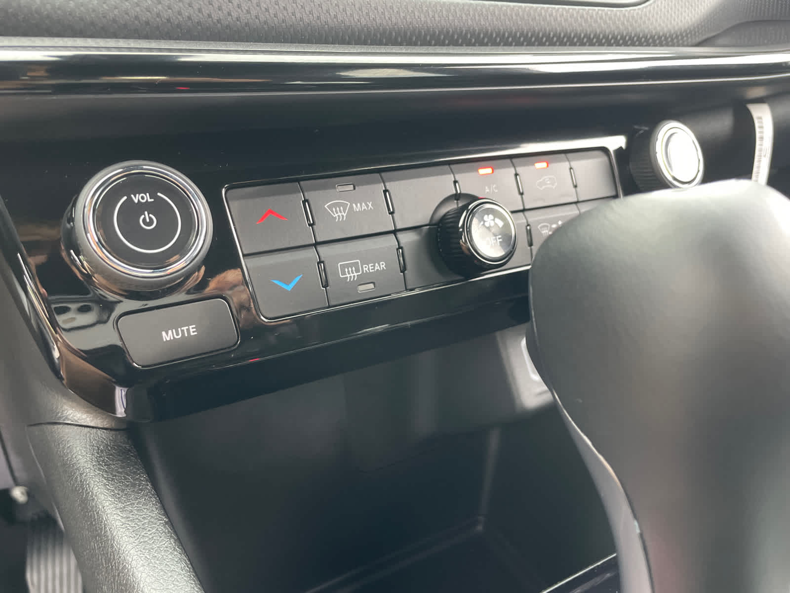 2025 Jeep Compass Latitude photo 24