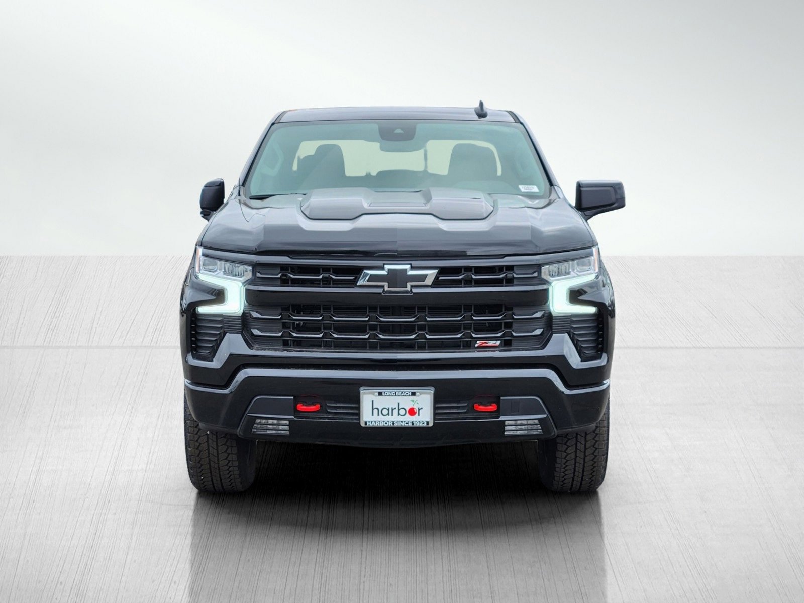 2025 Chevrolet Silverado Trail Boss LT photo 2