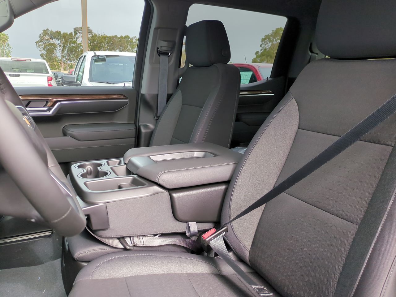 2025 Chevrolet Silverado 1500 LT photo 19