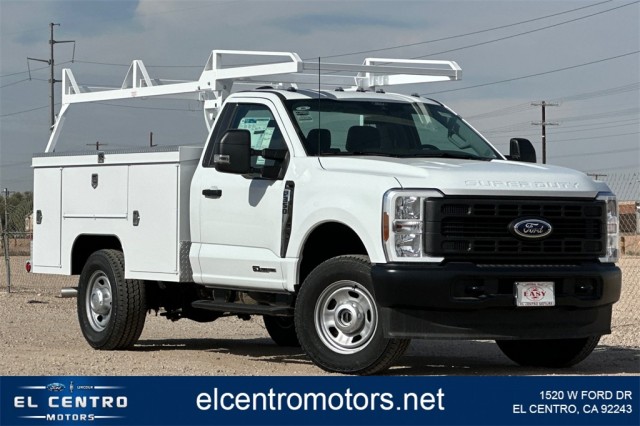 2025 Ford F-350 Super Duty Chassis Cab XLT's photo