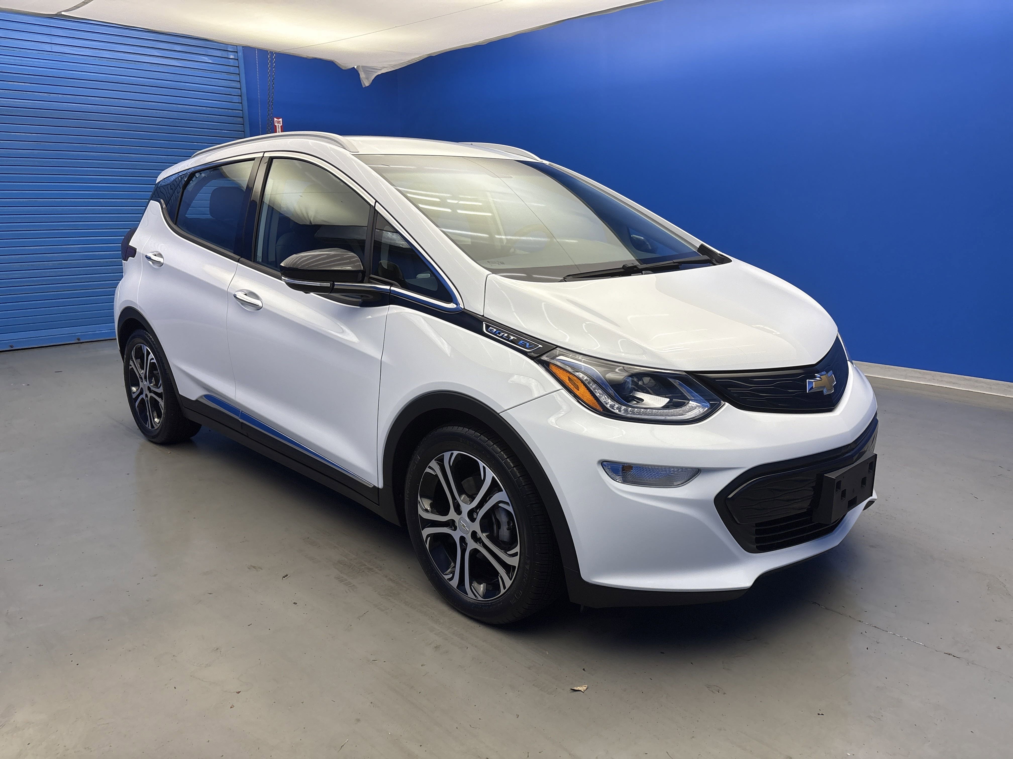 Used 2021 Chevrolet Bolt EV Premier with VIN 1G1FZ6S00M4110179 for sale in Jeffersontown, KY