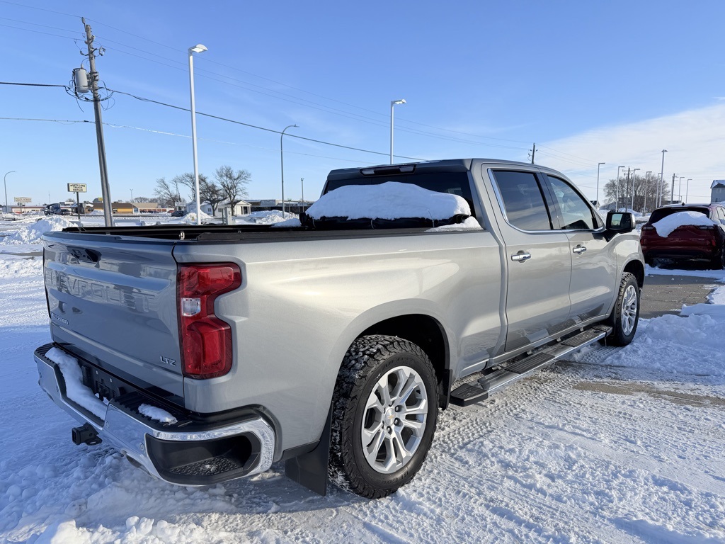 2024 Chevrolet Silverado 1500 LTZ photo 3
