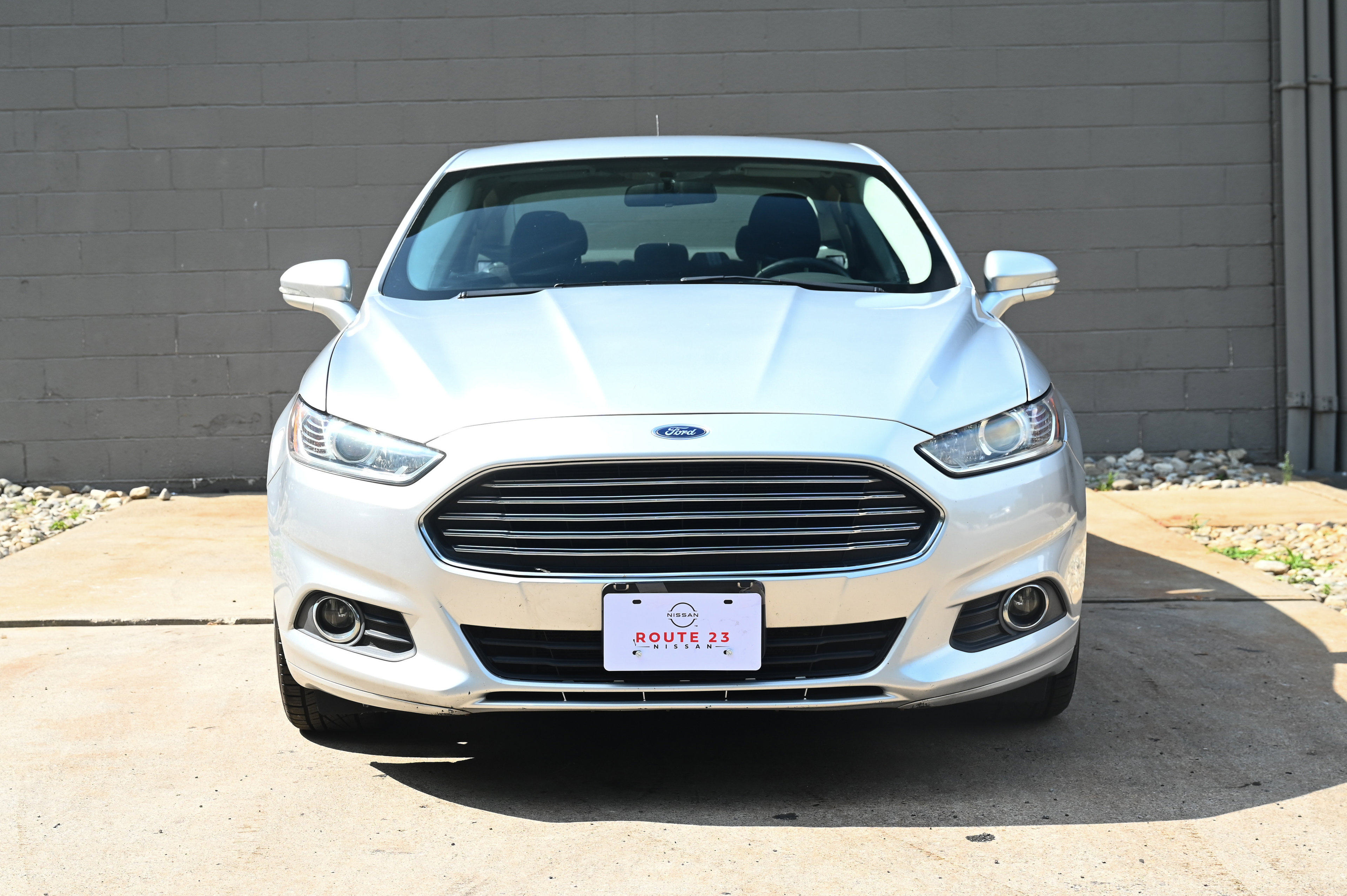 2014 Ford Fusion SE photo 2