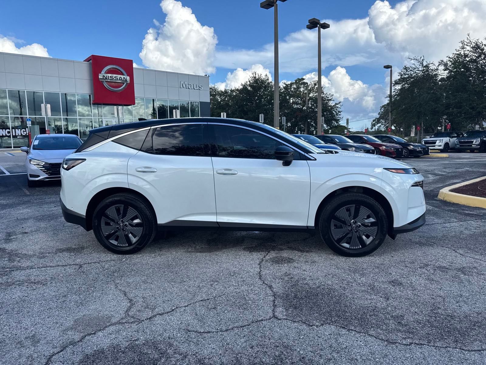 2025 Nissan Murano SL photo 3