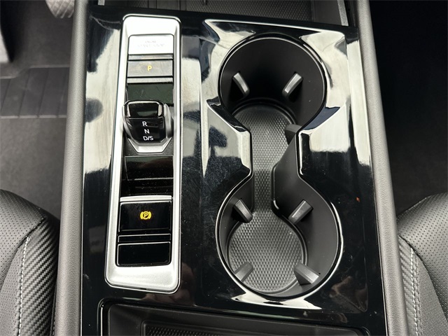 2025 Volkswagen Atlas Cross Sport SE Technology photo 10